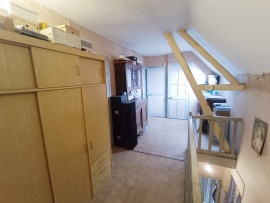Vente
                                                                                Lot maison à rénover et 43 garages