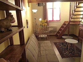 
                                                                                        Location
                                                                                         Loue a l'année meublée