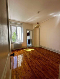 
                                                                                        Location
                                                                                         Loue appartement F2