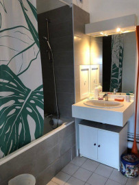 
                                                                                        Location
                                                                                         Loue appartement Lyon 8e