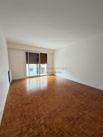 
                                                                                        Location
                                                                                         LOUE CHARMANT 3/4 PIECES AU VESINET - 75m²