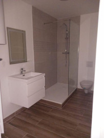 
                                                                                        Location
                                                                                         Loue F2 lumineux et refait à neuf de 40m2 environ