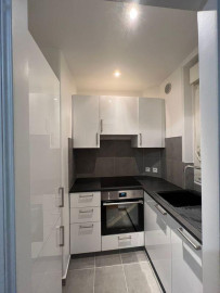 
                                                                                        Location
                                                                                         Loue F2 non meublé