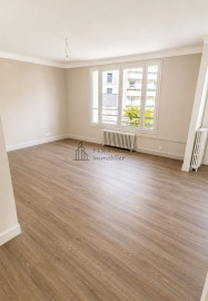 
                                                                                        Location
                                                                                         LOUE JOLI 3 PIECES - RUE CLAUDE TERRASSE