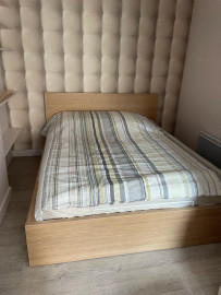 
                                                                                        Location
                                                                                         Loue meublé rue Bayard