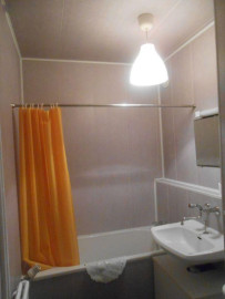 
                                                                                        Location
                                                                                         Loue studio