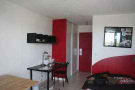 
                                                                                        Location
                                                                                         Loue studio
