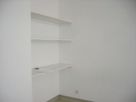 
                                                                                        Location
                                                                                         Loue studio