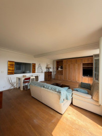 
                                                                                        Location
                                                                                         LOUE SUPERBE 1/2 PIECES MEUBLE - TUILERIES