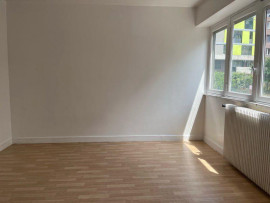 
                                                                                        Location
                                                                                         Loue T2 bis