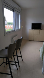 
                                                                                        Location
                                                                                         Loue T2 meublé avec parking privé