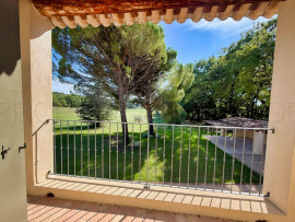 Vente
LUBERON PROPRIETE DE CARACTERE 230 M² 6 HA