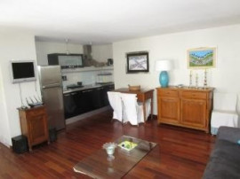 Location
lumineux appartement de 2 pièces de 40mètres