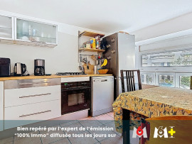 
                                                                                        Vente
                                                                                         Lyon 6 - T3 - 79m2 Calme et Ensoleillé - Cave