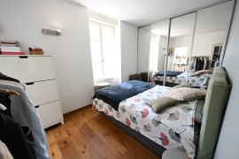 
                                                                                        Vente
                                                                                         LYON 8 - appartement de caractère sur la Place Ambroise Courtois