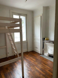 
                                                                                        Location
                                                                                         Lyon 8, T2, rez de jardin, tram jet d'eau