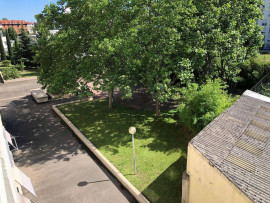 
                                                                                        Location
                                                                                         Lyon 8e – Grand T3 meublé de 79 m² avec balcon