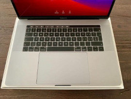 
                                                                                        Informatique
                                                                                         MacBook Pro 15 pouces avec barre tactile 2018
