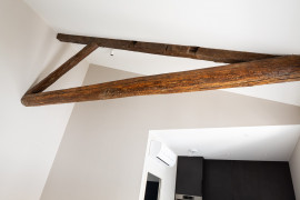 
                                                                                        Location
                                                                                         Madeleine 8