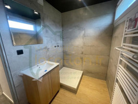 
                                                                                        Location
                                                                                         Magnifique 2 pièce de 48m2 situé dans un quartier calme à proximité du centre-ville de Saint-Quentin