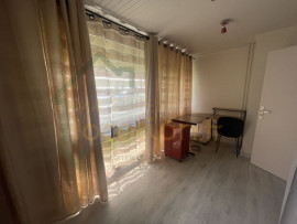 Location
Magnifique appartement de 4 pièces, meublé et rénové dans une belle résidence de standing.