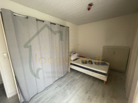 Location
Magnifique appartement de 4 pièces, meublé et rénové dans une belle résidence de standing.