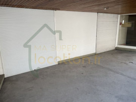 Location
Magnifique appartement de 4 pièces, meublé et rénové dans une belle résidence de standing.