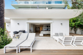 
                                                                                        Vente
                                                                                         Magnifique appartement rénové avec jardin et vue mer panoramique