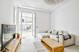 
                                                                                        Location
                                                                                         Magnifique appartement rénové avec vue mer