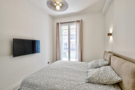 
                                                                                        Location
                                                                                         Magnifique appartement rénové avec vue mer