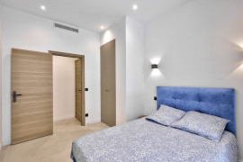 
                                                                                        Location
                                                                                         Magnifique appartement rénové avec vue mer