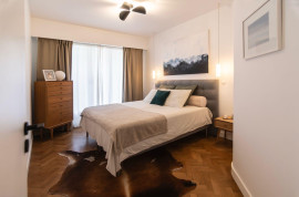 
                                                                                        Vente
                                                                                         Magnifique appartement rénové par un architecte dans une résidence avec parc sécurisé