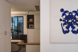
                                                                                        Vente
                                                                                         Magnifique appartement rénové par un architecte dans une résidence avec parc sécurisé