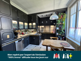 
                                                                                        Vente
                                                                                         Magnifique maison familiale de caractère avec jardin paysager, piscine chauffée et prestations de qualité