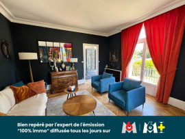
                                                                                        Vente
                                                                                         Magnifique maison familiale de caractère avec jardin paysager, piscine chauffée et prestations de qualité