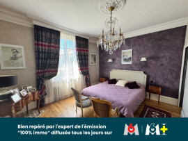 
                                                                                        Vente
                                                                                         Magnifique maison familiale de caractère avec jardin paysager, piscine chauffée et prestations de qualité
