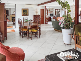 
                                                                                        Vente
                                                                                         Magnifique maison traditionnelle 8 pièces