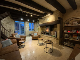 Vente
Magnifique propriété en pierre naturelle avec ch