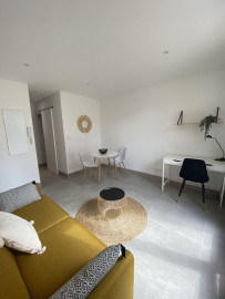 
                                                                                        Location
                                                                                         Magnifique Studio meublé à louer