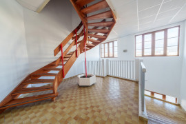 Location
Magnifique studio meublé en HYPER-CENTRE de SAINT-QUENTIN