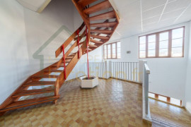 
                                                                                        Location
                                                                                         Magnifique studio meublé en HYPER-CENTRE de SAINT-QUENTIN