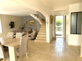 Vente
Magnifique villa contemporaine avec piscine