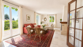 
                                                                                        Vente
                                                                                         Maison familiale 162 m² avec parc de 1 600 m² piscinable à Saint-Cyr-au-Mont-d'Or