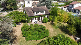 
                                                                                        Vente
                                                                                         Maison familiale 162 m² avec parc de 1 600 m² piscinable à Saint-Cyr-au-Mont-d'Or