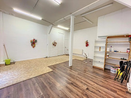 
                                                                                        Location
                                                                                         Mairie de Saint Ouen : Bureau / Atelier  45 m²