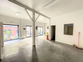 
                                                                                        Location
                                                                                         Mairie de Saint Ouen : Bureau / Atelier  60 m²