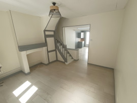 
                                                                                        Location
                                                                                         Maison 1 chambre, 1 bureau avec cour Amiens