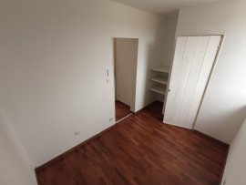 
                                                                                        Location
                                                                                         Maison 1 chambre et cour, quartier Saint-Pierre
