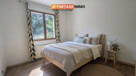 
                                                                                        Vente
                                                                                         Maison 10 pièces 240m2 avec jardin 2500m2 piscinable