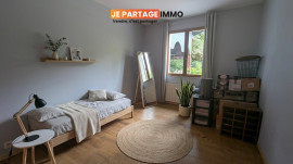 
                                                                                        Vente
                                                                                         Maison 10 pièces 240m2 avec jardin 2500m2 piscinable